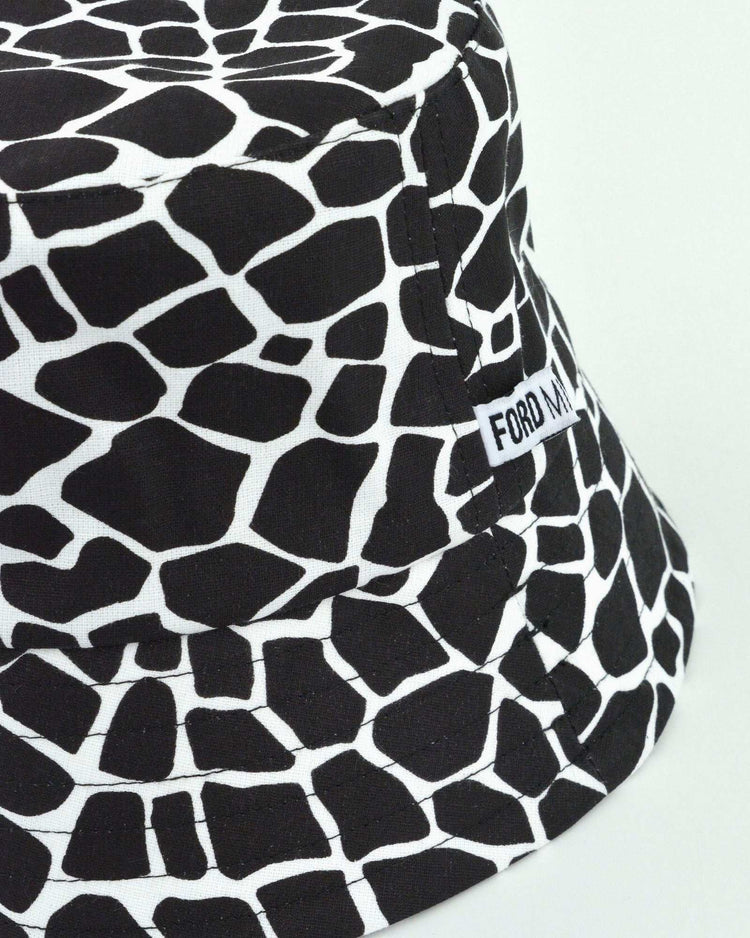 BILLY (giraffe) - FORD MILLINERY