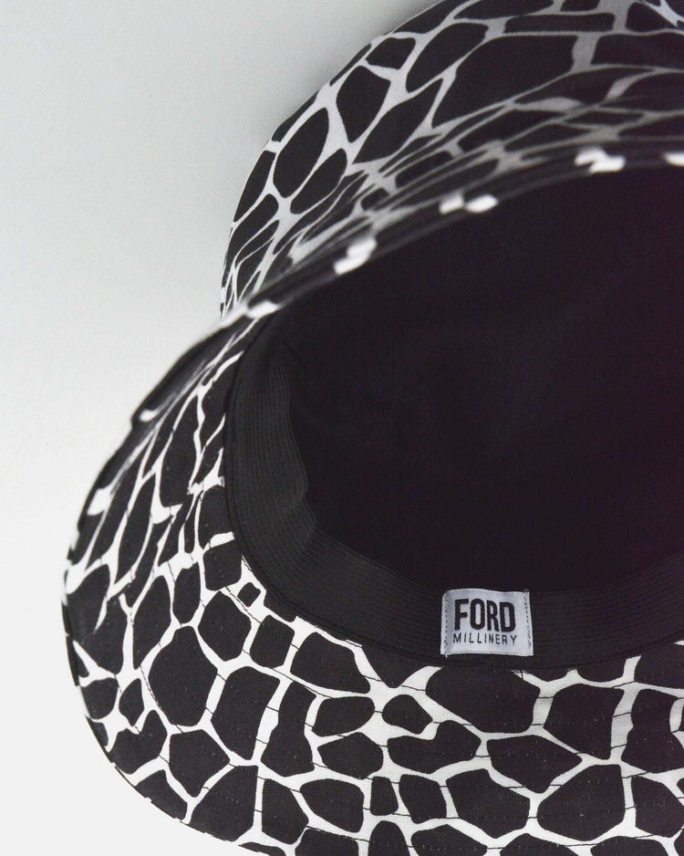 BILLY (giraffe) - FORD MILLINERY