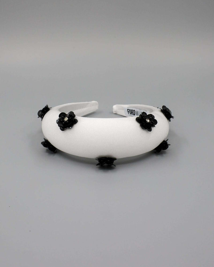 LOTTIE (white w/ black)