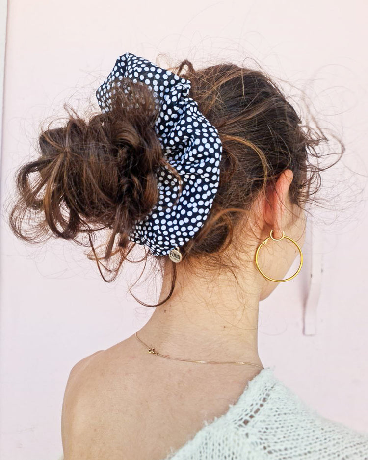 SCRUNCHIE (black spot)
