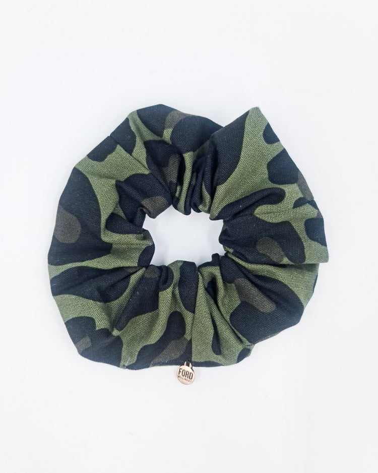 SCRUNCHIE (camo cheetah)