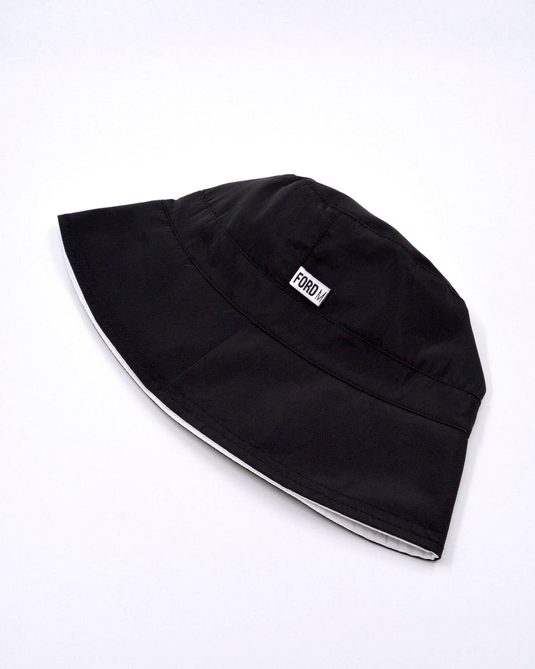 BOBBY Reversible Unisex Bucket Hat (white/black)