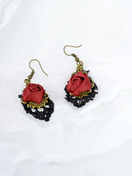 ROSE AND LACE DROPS